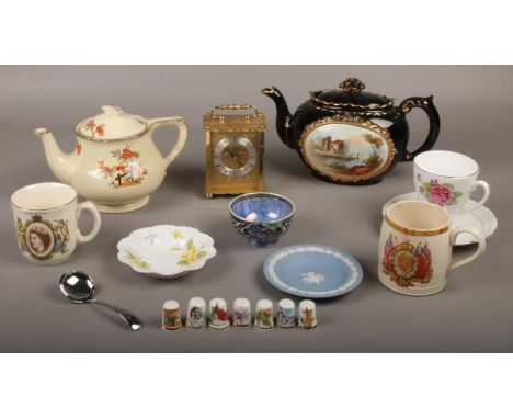 A collection of mainly ceramic's, J &amp; G Meakin 'Sunshine' Teapot, Shelley &amp; Wedgwood pin dish etc to include Kundo qu