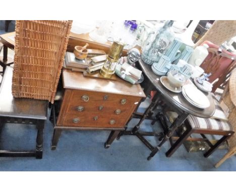 A 19TH CENTURY MAHOGANY AND KINGWOOD CROSSBANDED CELLARETTE with lift-up lid and dummy drawers, 21" wide, a small gateleg tab