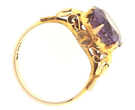 An amethyst ring, in gold marked 14k, 3.9g, size L½  Good condition