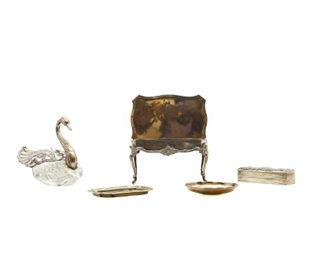 A collection of silver items,  to include a jewellery box, by William Comyns &amp; Sons, London, 1902, modelled as a dressing