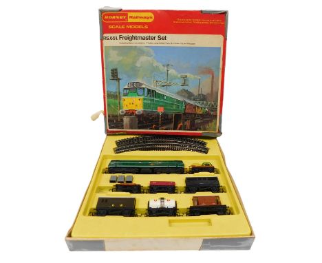 Hornby Railways OO gauge train set RS651 The Freighmaster set, including a Class 31 diesel locomotive D5572 in BR green, seve