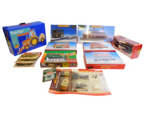 Hornby Heljan and other OO gauge scenics and accessories, including R273 Victorian semi detached house, R274 Victorian shops,