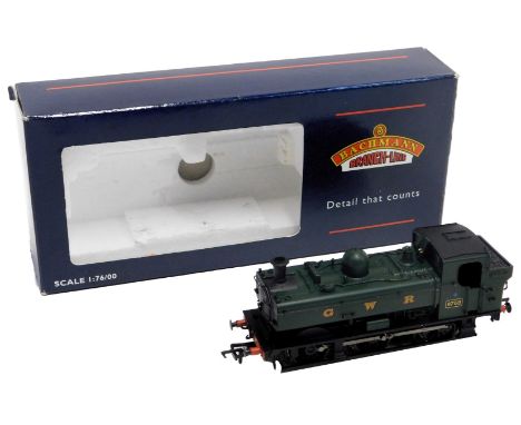 A Bachmann Branchline OO gauge pannier tank locomotive, 0-6-0, 6752 in GWR green, 32-200A, boxed.