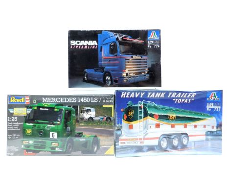 Italeri and Revell model kits, including number 726 1:24 scale Scania Streamline tractor unit, 7536 Mercedes 1450LS Internati