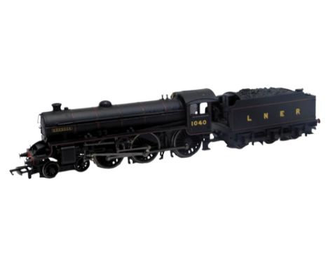 A Bachmann Branchline OO gauge Class B1 locomotive Roedeer, 4-6-0, 1040, in LNER lined black without generator, 31-706, boxed