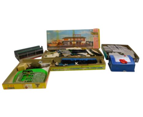 HO gauge and OO gauge scenics and accessories, including UPC scale scenics trees, Kit Master Midland Pullman kitchen car type