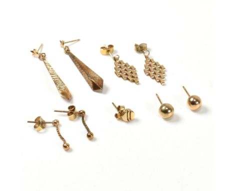 A collection of 9ct gold earrings. The earrings to include four pairs of 9ct gold earrings and a single earring. The lot to i