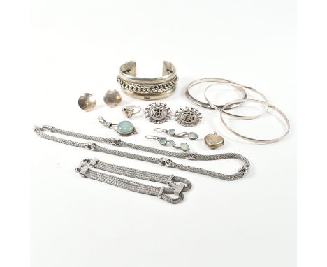 A collection of 925 silver and gem set jewellery. The jewellery to include a hallmarked Italian 925 silver mesh chain and cro