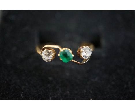 18ct Gold ring set with diamond &amp; possibly emerald Size N 