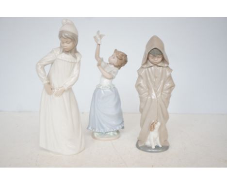 3 Nao figures Tallest 30 cm