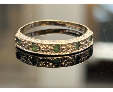9ct Gold emerald & diamond 1/2 eternity ring 1.4g Size K