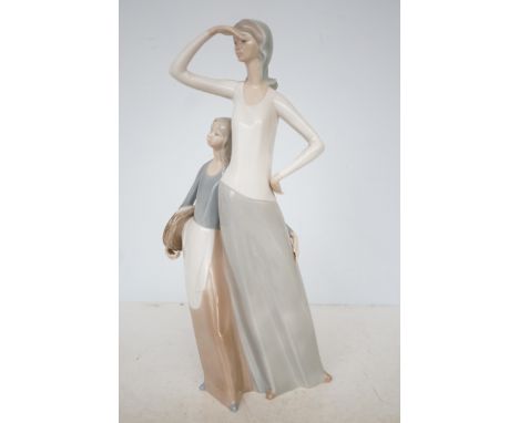 Very large Nao group figure Height 37 cm 