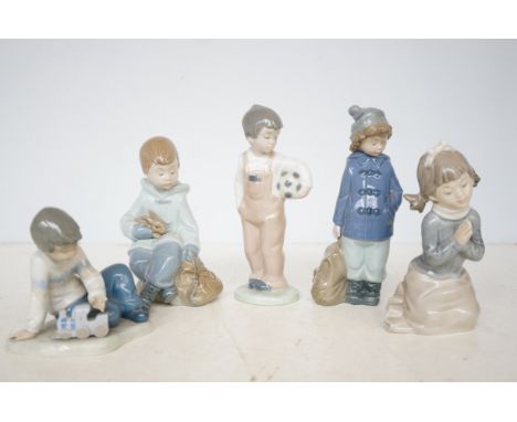 Group of 5 Nao figures 