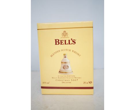 Limited edition blended bells scotch whisky Christmas 2007 70 cl