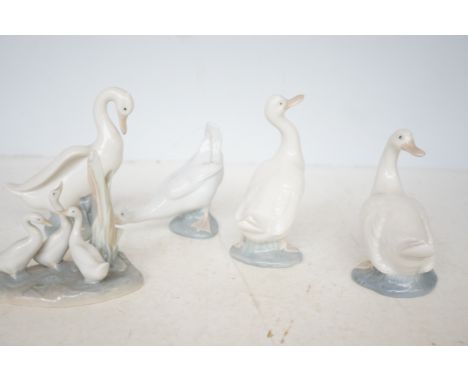 5x Nao figures 