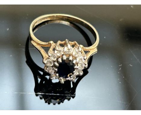 9ct Gold ring set with sapphire & cz stones Size M 2.2g