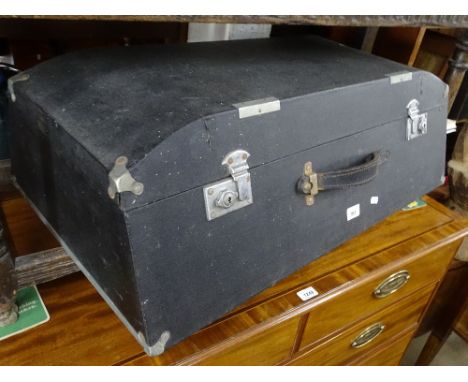Vintage chrome mounted car boot case
