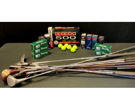 Sporting Goods - Golf balls, Dunlop DDH 500, 15 ball value pack,  Hippo Titanium, Tourney, Spalding Molitor 422 etc,  assorte
