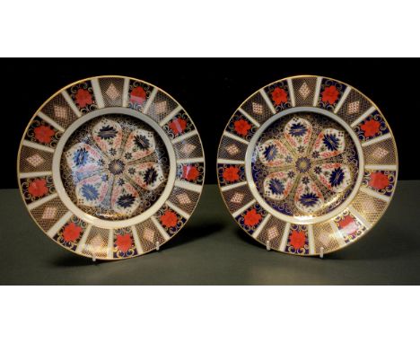 A Royal Crown Derby 1128 imari dinner plate, 1984, 27cm diameter, first quality, another Seconds (2) 