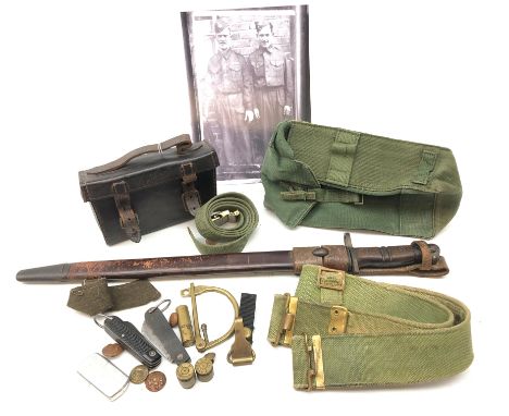 WW1 U.S Army Remmington bayonet, 1917 issue, 42.5cm sinle edge fullered blade stamped U.S X with proof marks and circled W, t