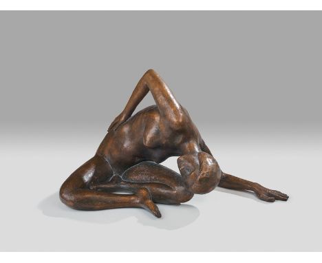Willig, Heinz -- Johanne 4Bronze mit goldbrauner Patina. 2012/14.27 x 49 x 25 cm.Auf dem Stand signiert "H. WILLIG" und datie