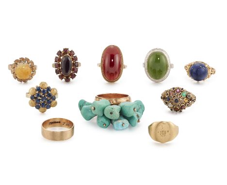 A group of ten rings, comprising: a lapis lazuli single stone ring, stamped 18k, ring size O; a 9ct gold single stone cabocho