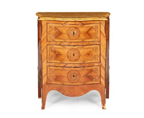 the yellow marble serpentine top with a moulded edge above three drawers, with compartments to the sides, on French bracket f