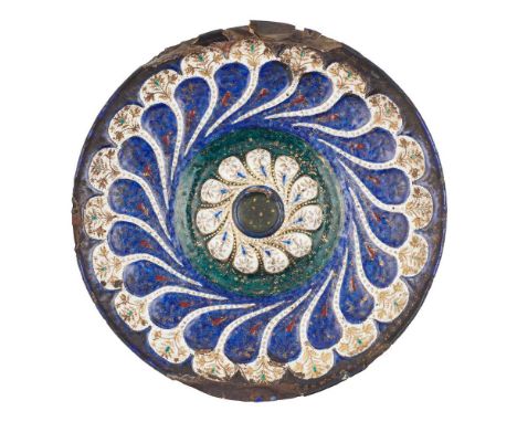 the well centred by a raised boss with white gadrooned border and green band enclosed by an outer gadrooned border in cobalt 