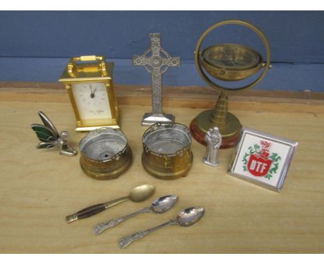 Collectors lot to include car badge, brass carriage clock and compass etc&nbsp;