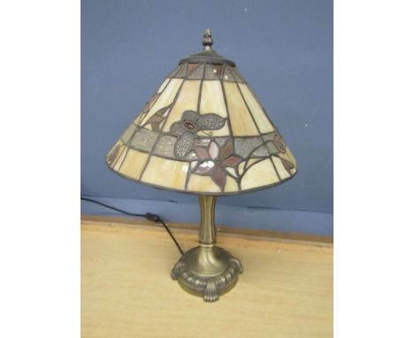 Tiffany style table lamp&nbsp;