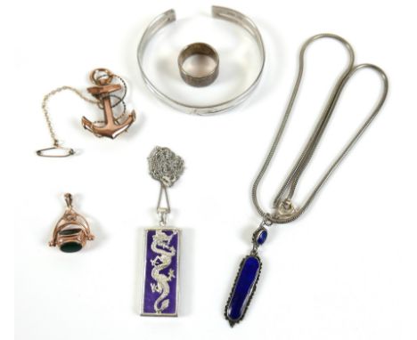 A group of mixed jewellery, including a 9ct gold swivel fob with three eoval hardstone insets, an unmarked thick silver metal