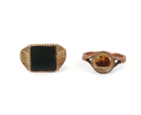 Two 9ct gold rings, comprising a signet ring inset with square cut dark hardstone, size P/Q, 3.9g, together with a pinky ring