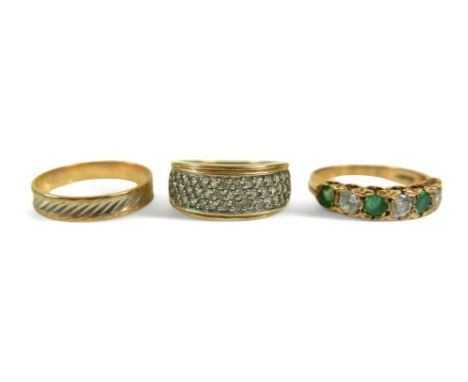 Three 9ct yellow gold rings, 8.2 grams, sizes M and PGenerally good some small wear. 