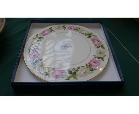 Unused Royal Worcester 'Royal Garden' decorative plate in original presentation box
