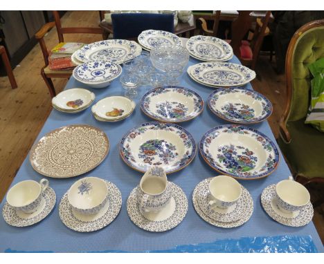 Ceramic tablewares including four Copeland Spode 'Siam' bowls 26cm diameter, Midwinter Stonehenge dish 27cm, four Thomas bowl