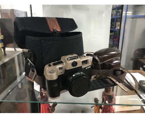 OLYMPIA OY5050 CAMERA IN CASE WITH FLASH