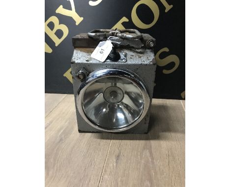 VINTAGE RAILWAY & UTILITIES LAMP