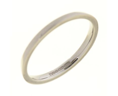 A PLATINUM WEDDING RING, BIRMINGHAM 2011, 1.7G&nbsp; SIZE 0 Wear consistent with age