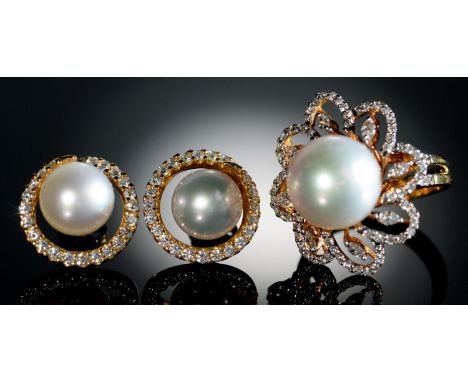 A DIAMOND AND CULTURED PEARL RING AND PAIR OF SIMILAR EARRINGS, THE RING WITH 12MM CULTURED PEARL IN 18CT GOLD&nbsp; OR GOLD 