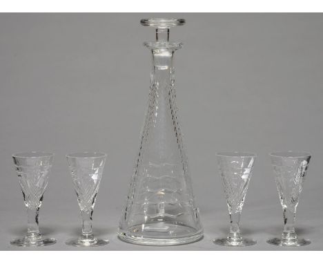 AN ART DECO WEBB CORBETT CUT GLASS DECANTER, STOPPER AND FOUR GLASSES, DESIGNED BY IRENE STEVENS, MID 20TH C, DECANTER AND ST