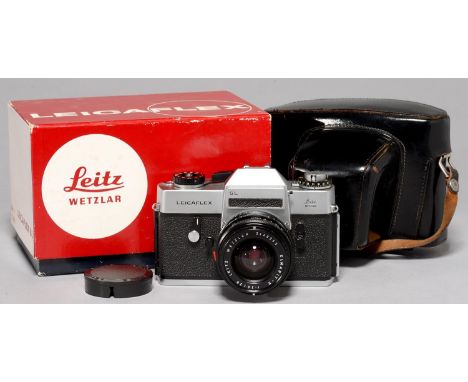 LEICA. A LEITZ LEICAFLEX CAMERA 1338334 AND MAKER'S ELMARIT-R F2.8 28MM LENS 2440269, LENS CAP, MAKER'S BLACK LEATHER EVEREAD