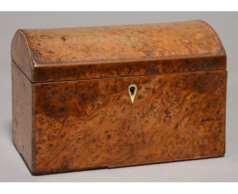AN EARLY VICTORIAN BURR YEW WOOD TEA CADDY WITH COFFERED LID, C1840, 17CM L Veneers dry and partly missing on back, generally