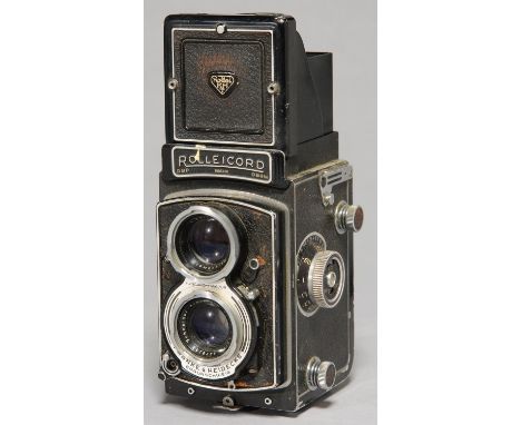 A FRANKE &amp; HEIDECKE ROLLEICORD TWIN LENS REFLEX CAMERA, PART LEATHER CASE Focusing shutter sticking