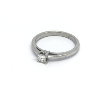 An 18ct white gold .25ct princess cut diamond solitaire ring. (M) 4.7g.