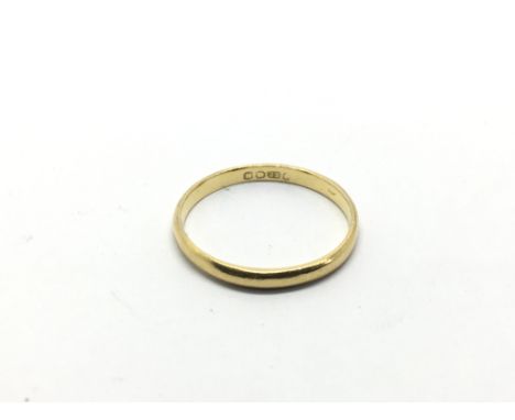 A 22ct gold ring, approx 1.8g and approx size M.