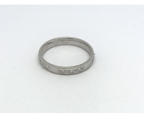 An 18ct white gold and diamond ring, approx 0.50ct. (N). 3G.