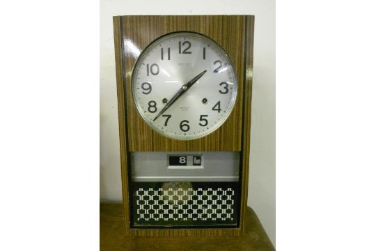 30 wall clock oversized silver auction date train 30 day wall clock by seiko daydate function in ebonised 30 wall clock oversized silver auction date train 30 day wall clock by seiko daydate function in ebonised