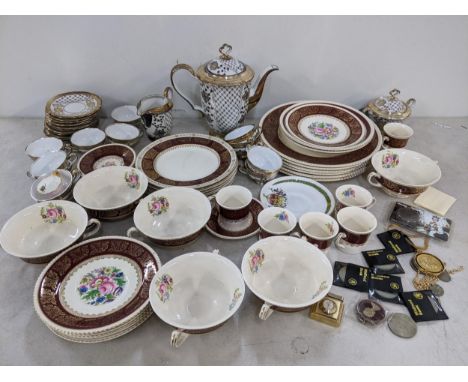 A mixed lot to include a Solian ware part tea set, mixed coins and a Calibri Monogas gold plated lighter fitted with a watch 