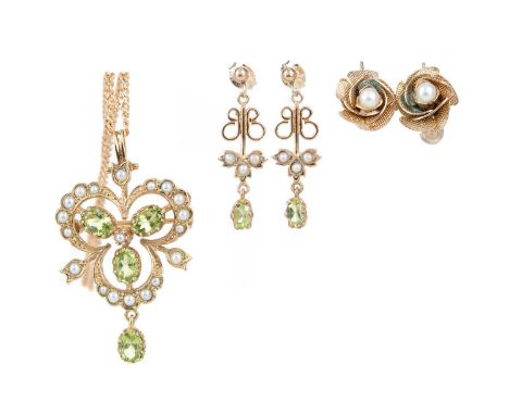 COLLECTION OF PERIDOT JEWELLERY,comprising peridot and seed pearl holbein pendant, peridot ring and pair of earrings, each in