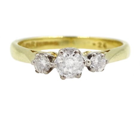 18ct gold three stone round brilliant cut diamond ring, Birmingham 1989, total diamond weight 0.26 carat - Condition Report A